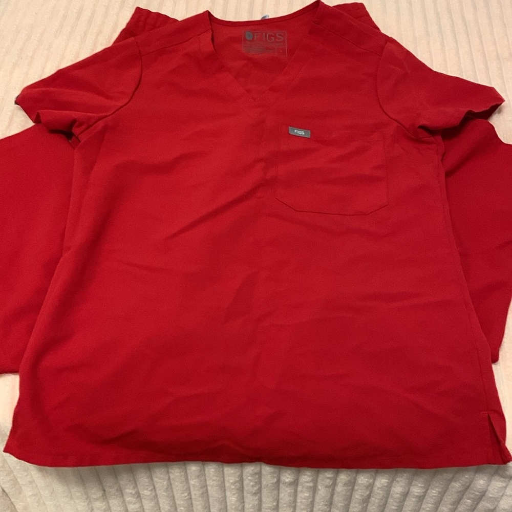 Figs scrubs in red